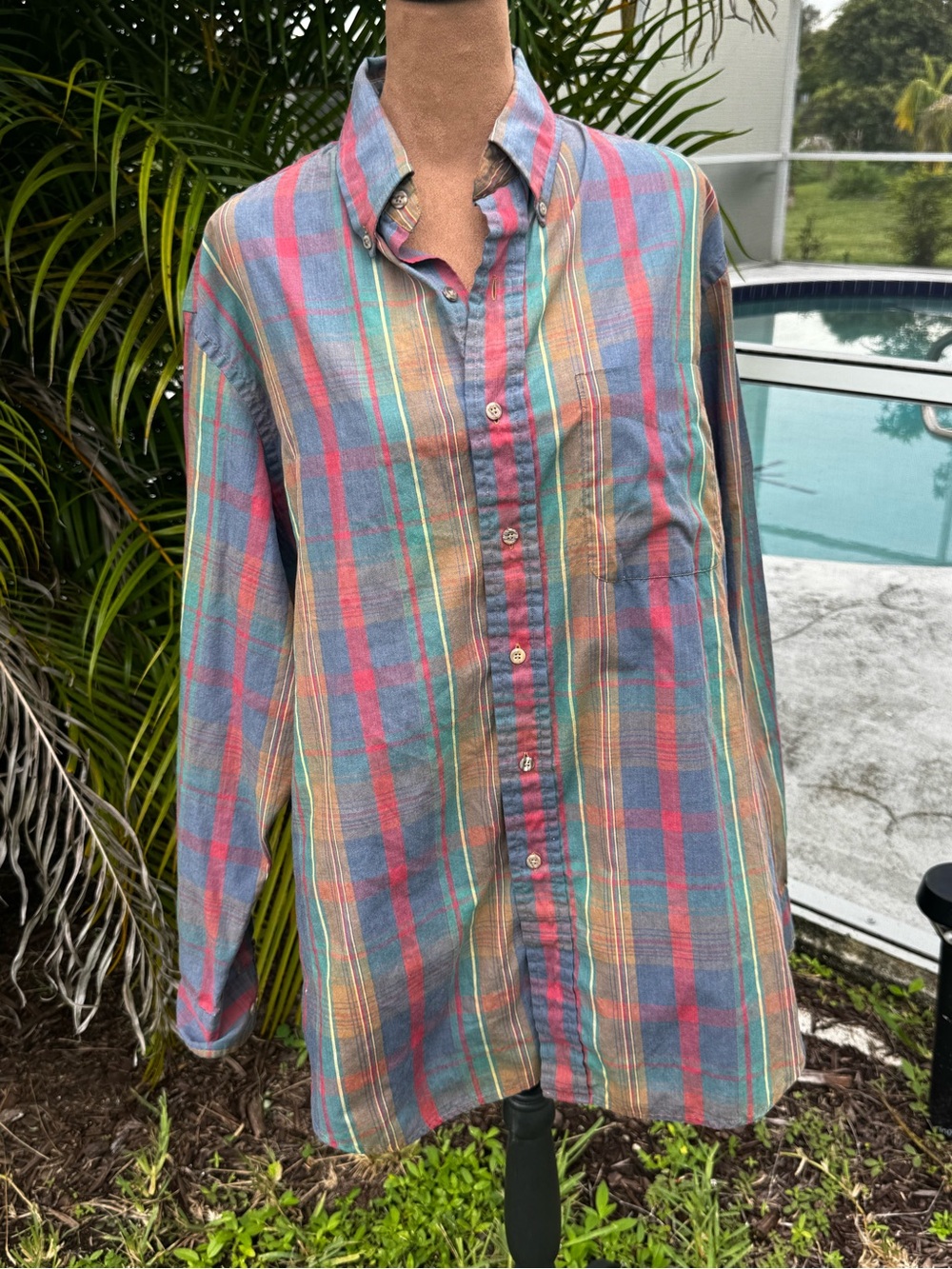 Vintage Savile Row Men's Long Sleeve Button Up Shirt in Plaid size Large